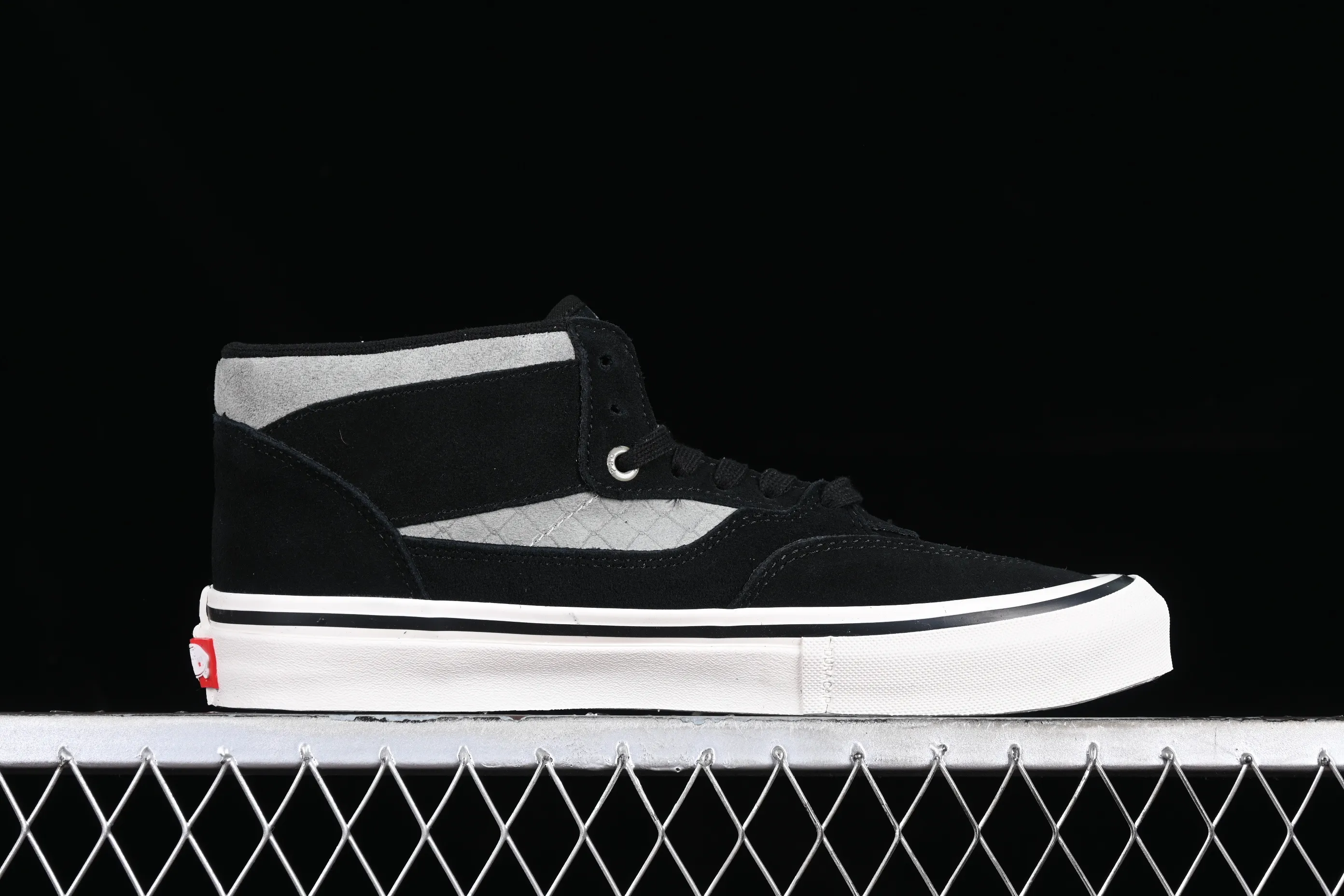 All Categories Vans Vans Series Vans Mid Vans China Vans Half Cab Pro Links Black Gray Vans Official Retro Casual Simple Versatile Skateboard Shoes VN0A38CP2LA